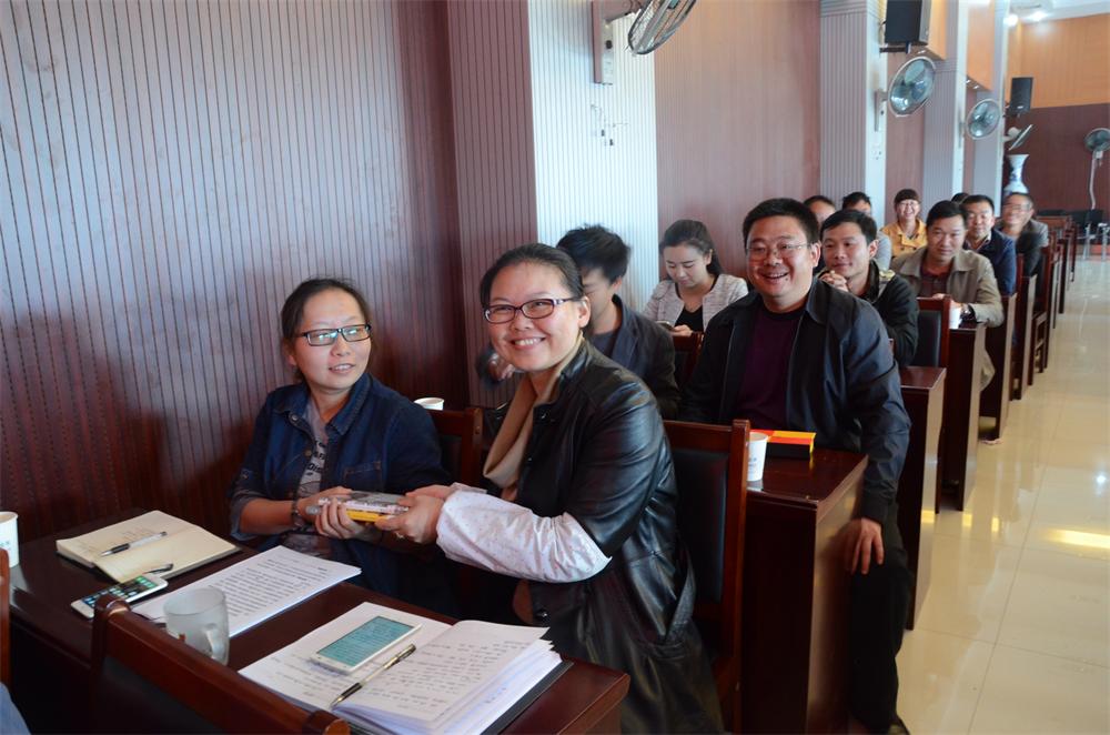 导师赠送礼物修.JPG